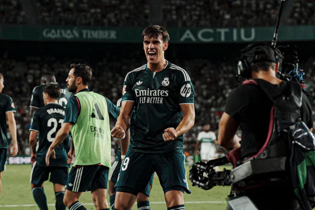 Carlos Espi seen celebrating after scoring goal during LaLiga EA SPORTS game between teams of Elche CF and Real Madrid FC at Estadio Manuel Martinez Valero (Marta Lopez Ball Raw Images) Elche Manuel Martinez Valero Spain Copyright: xMartaxLopezx martalopez_elche_realmadrid_2627-10
