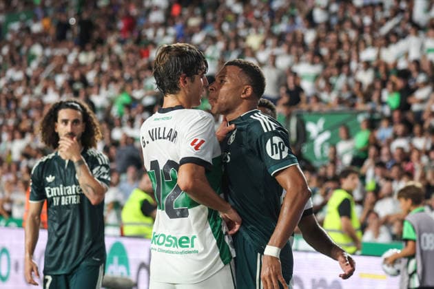 Spain - LaLiga EA - Elche CF vs Real Madrid CF - 15 09 2026 SPAIN, ELCHE, SEPTEMBRE 15. Kylian Mbappe of Real Madrid argues with Gonzalo Villar of Elche during the LaLiga EA Sports football match between Elche CF and Real Madrid CF on Septembre 15, 2026 at Estadio Manuel Martinez Valero in Elche, Spain. Photo by Manuel Blondeau AOP.Press Elche Estadio Manuel Martinez Valero Valencian Community Spain Copyright: x ManuelxBlondeau AOP.Pressx AOP20260915-011