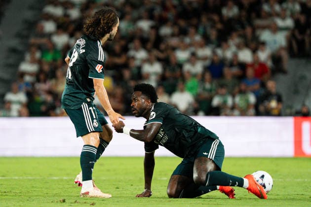 Marc Cucurella and Vinicus Junior seen during LaLiga EA Sports 2026-27 matchday 6 game between Elche CF and Real Madrid CF played at Martinez Valero Stadium in Elche (Marta Lopez Ball Raw Images) Elche Estadio Martinez Valero Spain Copyright: xMartaxLopezx MartaLopez_BallRawImages_Elche-RealMadrid-19
