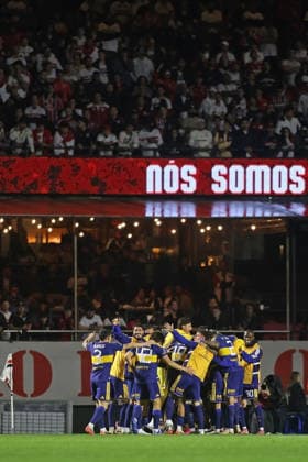 15th September 2026; Estadio do Morumbi, Sao Paulo, Brazil; CONMEBOL Sudamericana Football, Sao Paulo versus Boca Juniors; Leandro Lozano of Boca Juniors celebrates his goal with teammates in the 60th minute to go up 0-1 AndrexCardoso DiaEsportivo