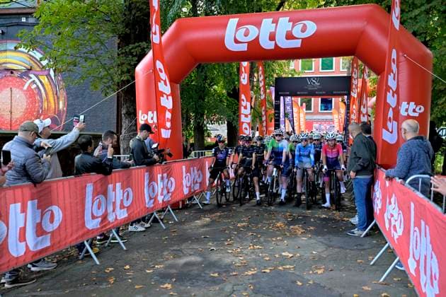 Grand Prix de Wallonie 2026 Cycling Race - Women CITADELLE DE NAMUR, BELGIUM - SEPTEMBER 16 : illustration picture of the riders at the start during the 66th edition of Grand Prix de Wallonie an UCI ProSeries 1.Pro one day cycling road race for Women Elite of 127,3 km with start in Seraing and finish in Citadelle de Namur on September 16, 2026 in Citadelle de Namur, Belgium, 16 09 2026 ( Motordriver Pieter Van Herzeele - Citadelle de Namur Belgium  Copyright: xSesx