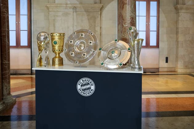 The trophies and cups won by the women’s and men’s teams of FC Bayern Munich during the 2025–26 season, DFB Cup, Championship Trophy, Super Cup, GER, Minister President Dr. Markus Söder welcomes the women’s and men’s soccer teams of FC Bayern Munich to honor them as German champions for the 2025–28 season, September 16, 2026, GER, Minister President Dr. Markus Söder welcomes the FC Bayern Munich women’s and men’s soccer teams to honor them as German champions for the 2025–28 season, September 16, 2026, Munich Copyright: xEibner-Pressefoto JennixMaulx EP_JML