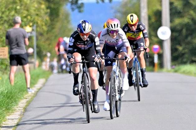Grand Prix de Wallonie 2026 Cycling Race - Women CITADELLE DE NAMUR, BELGIUM - SEPTEMBER 16 : Dickson Lauren (GBR) of FDJ United - SUEZ during the 66th edition of Grand Prix de Wallonie an UCI ProSeries 1.Pro one day cycling road race for Women Elite of 127,3 km with start in Seraing and finish in Citadelle de Namur on September 16, 2026 in Citadelle de Namur, Belgium, 16 09 2026 ( Motordriver Pieter Van Herzeele - Citadelle de Namur Belgium  Copyright: xSesx
