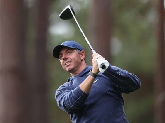 BMW PGA, Golf Herren Championship Pro-Am 2026 SURREY, ENGLAND, SEPTEMBER 16: Rory McIlroy of Northern Ireland hits a driver tee shot on the 16th hole during The DP World Tour BMW PGA Championship Pro-Am at Wentworth Golf Club, Virginia Water, Surrey, England, on September 16. (Photo by Daniel Weir) Surrey Wentworth Golf Course England Copyright: xDanielxWeir SportsxPressxPhotox Sportspressphoto_SPR232676