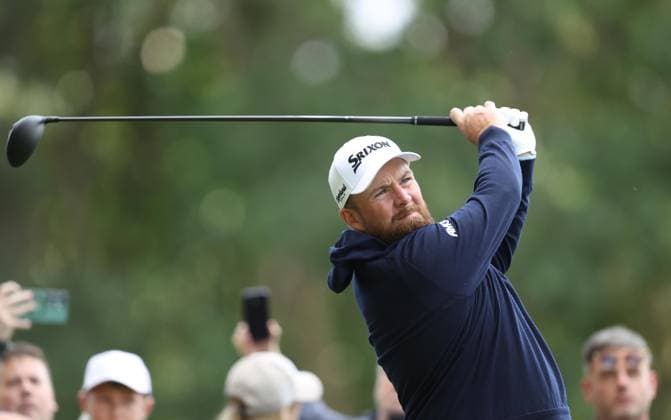 BMW PGA, Golf Herren Championship Pro-Am 2026 SURREY, ENGLAND, SEPTEMBER 16: Shane Lowry of Republic of Ireland tees off with a driver on the 3rd hole during The DP World Tour BMW PGA Championship Pro-Am at Wentworth Golf Club, Virginia Water, Surrey, England, on September 16. (Photo by Daniel Weir) Surrey Wentworth Golf Course England Copyright: xDanielxWeir SportsxPressxPhotox Sportspressphoto_SPR232713