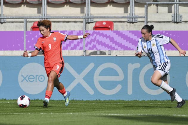 IPA88598263 - Haeun Lee (KOR) and Luisana Araya (ARG) during the Round of 16 match of the FIFA U-20 Women s World Cup between Argentina and the Republic of Korea, in Sosnowiec, Poland, on September 16, 2026  Copyright: xMichalxDubiel IPAxSportx xx IPA88598263
