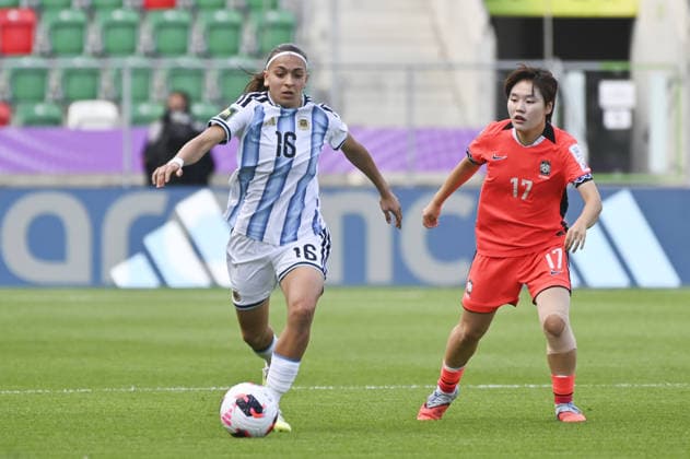 IPA88598264 - Camila Ochoa (ARG) and Yeju Beom (KOR) during the Round of 16 match between Argentina and the Republic of Korea at the FIFA U-20 Women s World Cup in Sosnowiec, Poland, on September 16, 2026  Copyright: xMichalxDubiel IPAxSportx xx IPA88598264