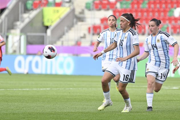 IPA88599682 - Brisa Jara (ARG), Camila Ochoa (ARG), and Luisana Araya (ARG) during the Round of 16 match of the FIFA U-20 Women s World Cup between Argentina and the Republic of Korea, held in Sosnowiec, Poland, on September 16, 2026  Copyright: xMichalxDubiel IPAxSportx xx IPA88599682