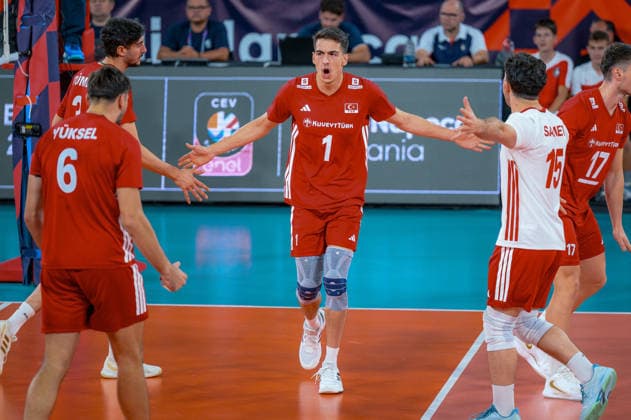 Turkiye v Latvia - CEV EuroVolley 2026 Men CLUJ-NAPOCA, ROMANIA - SEPTEMBER 16: Kaan Gurbuz (1) of Turkiye gestures during the CEV EuroVolley 2026 Men s Group D match between Turkiye and Latvia at BT Arena in Cluj-Napoca, Romania, on September 16, 2026. Stringer Anadolu Cluj-Napoca Romania. Editorial use only. Please get in touch for any other usage.  Copyright: x2026xAnadoluxStringerx