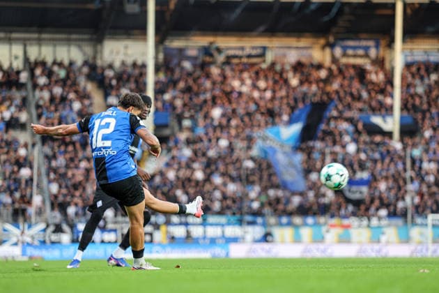 Vincent Thill of SV Waldhof Mannheim, No. 12, taking a free kick against Rot Weiss Essen on September 16, 2026, at the Carl Benz Stadium in Mannheim. Photo by Alfio Marino Copyright: