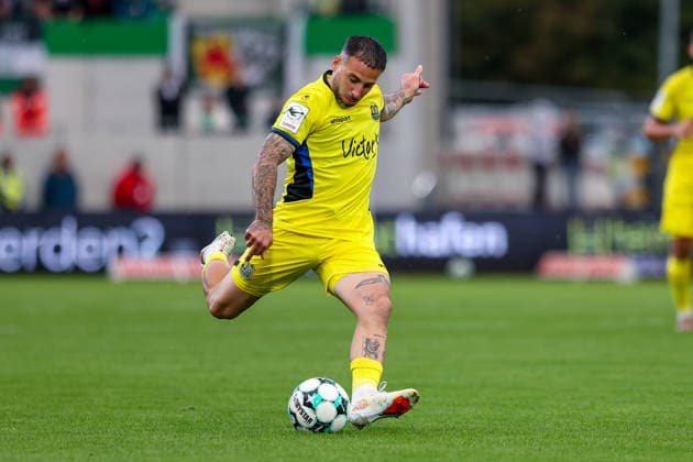 September 16, 2026, xkwix, Soccer, 3rd Division, Preußen Münster vs. 1. FC Saarbrücken, Preußenstadion, Matchday 6, 2026–2027 Season: Calogero Rizzuto (1 FC Saarbrücken) No. 7 celebrates after setting up the goal for Alexander Staff (1 FC Saarbrücken) No. 29, making the score 0–1. DFB regulations prohibit any use of photographs as image sequences and or quasi-video. Photo: xKamilxWilkowskixPress Photo Kochx North Rhine-Westphalia, Germany