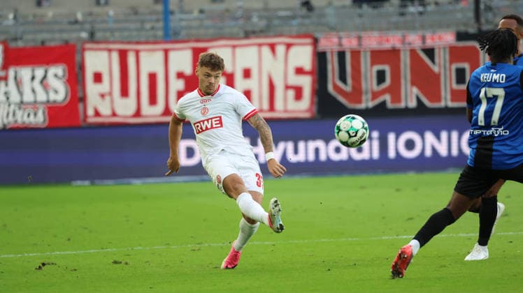 September 16, 2026, xrekx, Soccer 3rd Division, SV Waldhof Mannheim vs. Rot-Weiss Essen, left: Jannik Hofmann, Rot-Weiss Essen, Mannheim