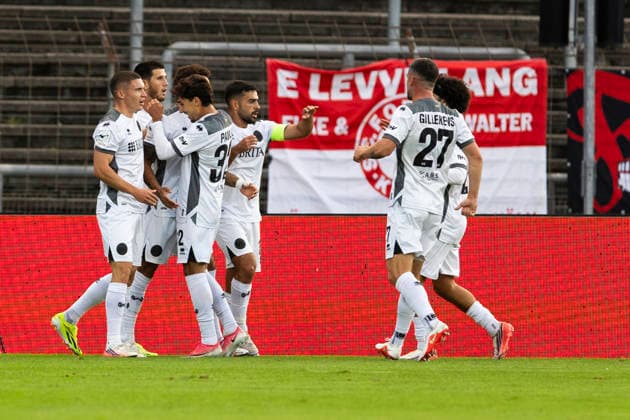 3rd Division, Fortuna Cologne vs. SV Wehen Wiesbaden, September 16, 2026; Celebration after Roberto Massimo of SV Wehen Wiesbaden scored the go-ahead goal, 22; 3rd Division, Fortuna Cologne vs. SV Wehen Wiesbaden, Matchday 6, September 16, 2026, Südstadion, Cologne DFB regulations prohibit any use of photographs as image sequences and or quasi-video Copyright: xBEAUTIFULxSPORTS Meuselx