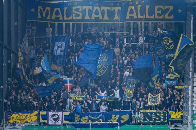 Fans of 1 FC Saarbrücken cheer on their team GER, SC Preussen Münster vs. 1 FC Saarbrücken, Soccer, 3rd Division, Matchday 6, 2026–2027 season, September 16, 2026 DFL regulations prohibit the use of photographs as image sequences and or quasi-video GER, SC Preussen Münster vs. 1 FC Saarbrücken, soccer, 3. Liga, Matchday 6, 2026–2027 season, September 16, 2026, Münster Copyright: xEibner-Pressefoto JanxRollingerx EP_JSK