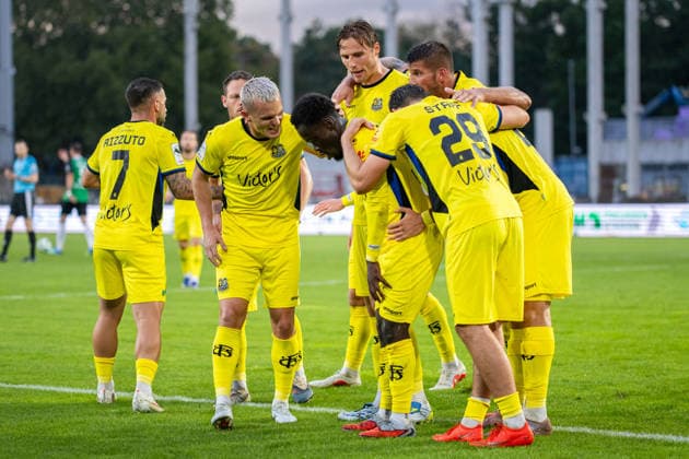 The players of 1 FC Saarbrücken celebrate Kelsey Owusu s goal to make it 0–2. 1 FC Saarbrücken, 31 GER, SC Preussen Münster vs. 1 FC Saarbrücken, Soccer, 3rd Division, Matchday 6, 2026–2027 Season, September 16, 2026 DFL regulations prohibit any use of photographs as image sequences and or quasi-video GER, SC Preussen Münster vs. 1 FC Saarbrücken, Soccer, 3. Liga, Matchday 6, 2026–2027 season, September 16, 2026, Münster Copyright: xEibner-Pressefoto JanxRollingerx EP_JSK