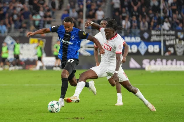 Germany Soccer 3rd Division 2026–2027, Matchday 6: SV Waldhof Mannheim vs. Rot-Weiss Essen at Carl Benz Stadium, Mannheim. Noah Bazee (SVW), No. 37, in a tackle with Franci Kitsamoutsele (RWE), No. 19 Copyright: xTobiasxWentzellx