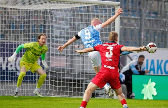 CFC vs. SV Babelsberg 03, September 16, 2026, Chemnitz, Eins Stadium on Gellertstrasse, Sports, Soccer, Northeast Regional League 2026–2027, Matchday 9, CFC, CFC vs. SV Babelsberg 03 (from left to right): Niclas Müller, Ron Berlinski, and Jannis Lang, Chemnitz, Saxony, Germany