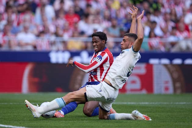 Jonathan David of Atlético de Madrid controls the ball during the LaLiga EA Sports match between Club Atlético de Madrid and Club Atlético Osasuna at Riyadh Air Metropolitano on September 16, 2026, in Madrid, Spain. Photo by Manu Reino, DeFodi Images