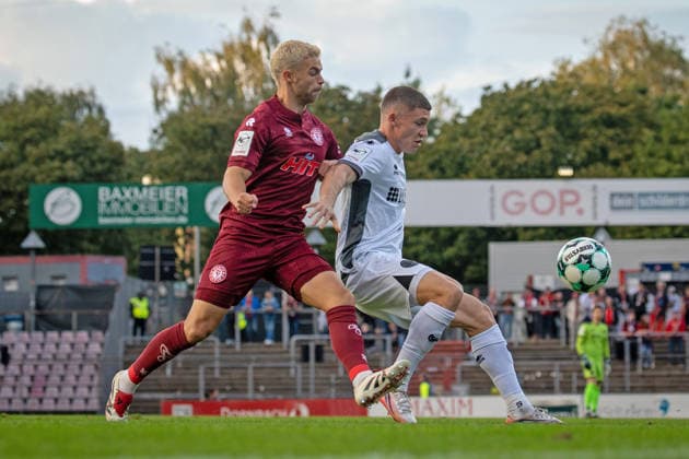 Soccer, 3rd Division: Fortuna Cologne vs. SV Wehen Wiesbaden, September 16, 2026; Tom Geerkens (Fortuna), Niklas May (SVWW),