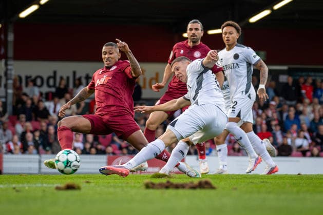 Soccer, 3rd Division: Fortuna Cologne vs. SV Wehen Wiesbaden, September 16, 2026; Florian Heister (Fortuna), Niklas May (SVWW),