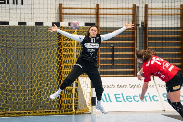 HSG Blomberg Lippe GER vs. BSV Sachsen Zwickau GER, Handball, Women’s Handball Bundesliga 1, Matchday 4, 2026–2027 Season, Blomberg, September 16, 2026—Nicole Roth of HSG Blomberg Lippe scores on a 7-meter throw at the Blomberg Synflex Arena on Ulmenallee, Germany