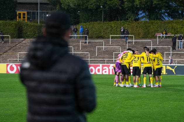 Wednesday, September 16, 2026 2026–2027 Season, Matchday 4 of the Regionalliga West at Rote Erde Stadium, Dortmund, Germany BV Borussia Dortmund U23 vs. SV Westfalia Rhynern The team gathered in a circle before the game