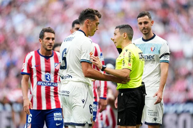 September 16, 2026, Madrid, Madrid, Spain: Lucas Torro of CA Osasuna protests a goal that was later disallowed during the Spanish League, LaLiga EA Sports, football match played between Atletico de Madrid and CA Osasuna at Riyadh Air Metropolitano stadium on September 16, 2026, in Madrid, Spain. Madrid Spain - ZUMAa181 20260916_zaa_a181_022 Copyright: xOscarxJ.xBarrosox