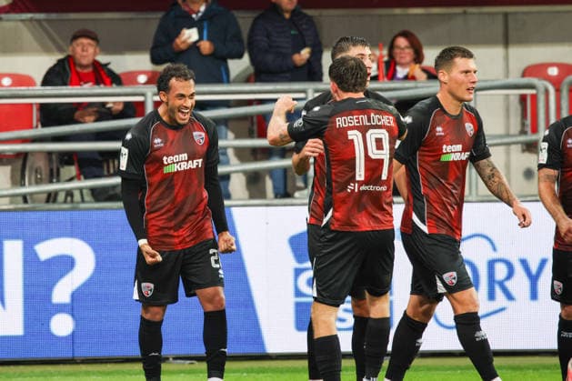 Celebration after the goal: Nishan Velupillay (FC Ingolstadt 04, No. 28) scores the 0-1 goal during the match between FC Ingolstadt 04 and TSG Hoffenheim II on September 16, 2026, DFB regulations prohibit any use of photographs as image sequences and or quasi-video. GER, Soccer, 3. Liga, Matchday 6, FC Ingolstadt 04 vs. TSG Hoffenheim II, September 16, 2026, Audi Sportpark Ingolstadt Copyright: xEibner-Pressefoto OliverxSTRISCHx EP-OSH