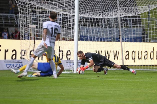 Soccer, Northeast Regional League: 1 FC Lok Leipzig vs. BFC Dynamo, September 16, 2026; Goalkeeper Jonas Wendlinger, 20; Lok Leipzig Must Seize the Opportunity; Soccer, Northeast Regional League, 2026–2027 Season, Matchday 9: 1 FC Lok Leipzig vs. BFC Dynamo on September 16, 2026, at Bruno Plache Stadium, Leipzig Copyright: xBEAUTIFULxSPORTS JanxKaeferx