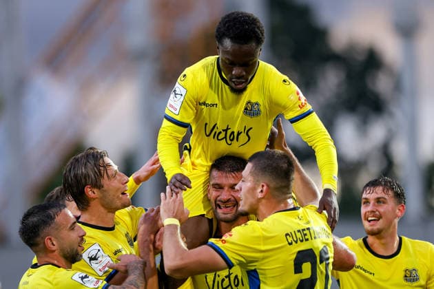 September 16, 2026, xkwix, Soccer, 3rd Division, Preußen Münster vs. 1. FC Saarbrücken, Preußenstadion, Matchday 6, 2026–2027 Season: Kelsey Owusu celebrates 1 FC Saarbrücken’s 31st goal after scoring to make it 0–2. DFB regulations prohibit any use of photographs as image sequences and or quasi-video. Photo: xKamilxWilkowskixPressefotoKochx, North Rhine-Westphalia, Germany