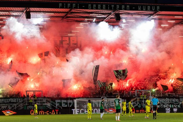 SC Preussen Münster fans set off pyrotechnics in the home section GER, SC Preussen Münster vs. 1. FC Saarbrücken, soccer, 3. Liga, Matchday 6, 2026–2027 season, September 16, 2026 DFL regulations prohibit the use of photographs as image sequences and or quasi-video GER, SC Preussen Münster vs. 1. FC Saarbrücken, soccer, 3rd League, Matchday 6, 2026–2027 season, September 16, 2026, Münster Copyright: xEibner-Pressefoto JanxRollingerx EP_JSK