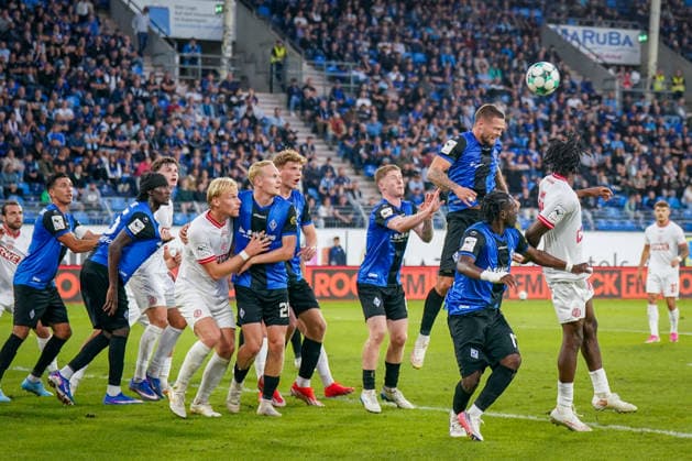 German Soccer 3rd Division 2026–2027, Matchday 6: SV Waldhof Mannheim vs. Rot-Weiss Essen at Carl Benz Stadium, Mannheim—Scene in the penalty area Copyright: xJOERANxSTEINSIEKx