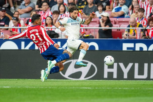RECORD DATE NOT STATED 16th September 2026; Riyadh Air Metropolitano, Madrid, Spain; Spanish La Liga Football, Atletico Madrid versus Osasuna; Raul Moro (18) of CA Osasuna and Cristian Romero (21) of Atletico de Madrid AdelinaxCobos