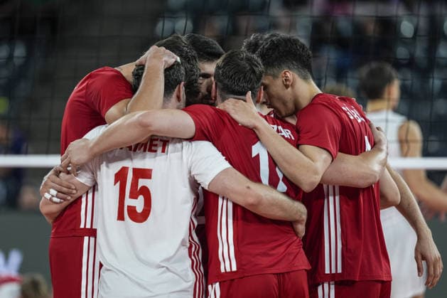 Turkiye v Latvia - CEV EuroVolley 2026 Men CLUJ-NAPOCA, ROMANIA - SEPTEMBER 16: Players of Turkiye celebrate during the CEV 2026 European Men s Volleyball Championship Group D match between Turkiye and Latvia at BT Arena in Cluj-Napoca, Romania, on September 16, 2026. Osmancan Gurdogan Anadolu Cluj Romania. Editorial use only. Please get in touch for any other usage.  Copyright: x2026xAnadoluxOsmancanxGurdoganx