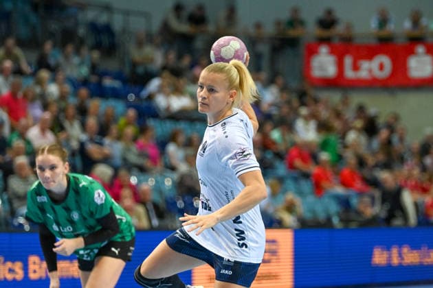 Antje Doell, SU Neckarsulm, 59, throws for Germany; VfL Oldenburg vs. SU Neckarsulm, ALSCO Women s Handball Bundesliga, Matchday 4, 2026–2027 season, September 16, 2026, VfL Oldenburg vs. SU Neckarsulm, ALSCO Women s Handball Bundesliga, Matchday 4, 2026–2027 season, September 16, 2026, Oldenburg Copyright: xEibner-Pressefoto RobertxGertzenx EP_RGN