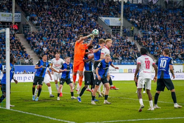 German Soccer 3rd Division 2026–2027, Matchday 6: SV Waldhof Mannheim vs. Rot-Weiss Essen at Carl Benz Stadium, Mannheim; Thijmen Nijhuis, Mannheim 1 on the ball Copyright: xJOERANxSTEINSIEKx