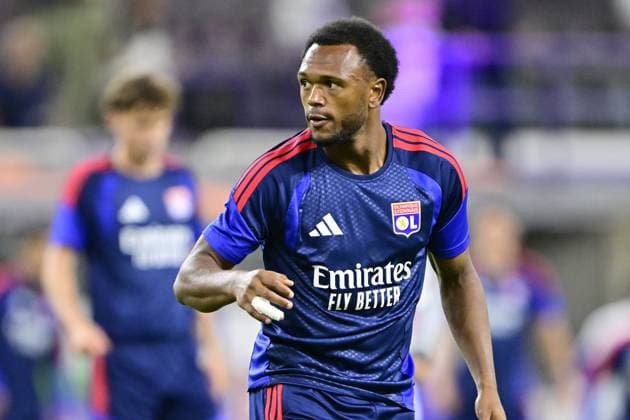 RSC Anderlecht v Olympique Lyon - UEFA Europa League ANDERLECHT, BELGIUM - SEPTEMBER 16 : Openda Lois forward of Olympique Lyonnais warming up during the UEFA Europa League 2026 27 League Phase MD1 match between RSC Anderlecht and Olympique Lyon on September 16, 2026 in Anderlecht, Belgium, 16 09 2026 Anderlecht Belgium  Copyright: xJanxDexMeuleneirx