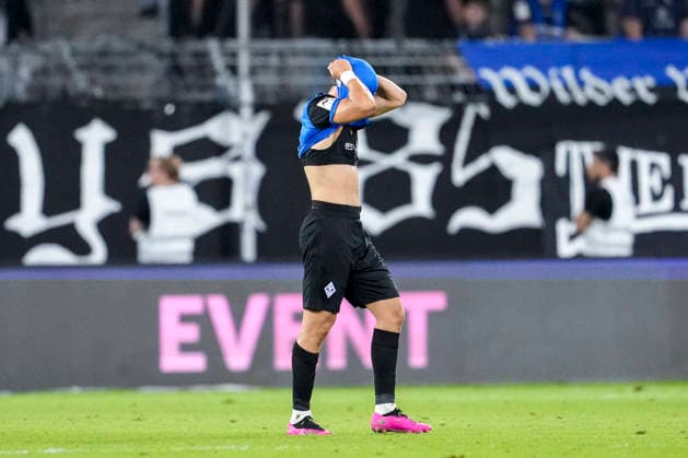 Francisco Mascarenhas Masca, SV Waldhof, 11, player for SV Waldhof Mannheim, disappointed by the loss, disappointment after the final whistle, highlight, loser, lost, frustration, disappointed, pessimistic, September 16, 2026, Mannheim, Germany, soccer, 3. Liga, SV Waldhof Mannheim vs. Rot-Weiss Essen, DFB and DFL regulations prohibit any use of photographs as image sequences and or quasi-video xozx