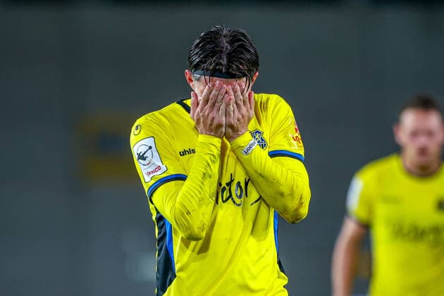 September 16, 2026, xkwix, Soccer, 3rd Division, Preußen Münster vs. 1. FC Saarbrücken, Preußenstadion, Matchday 6, 2026–2027 Season: Maurice Multhaup (1 FC Saarbrücken) 11 holds his hands in front of his face in disappointment. DFB regulations prohibit any use of photographs as image sequences and or quasi-video. Photo: xKamilxWilkowskixPressefotoKochx, North Rhine-Westphalia, Germany