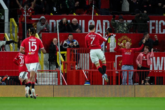 Carabao Cup round 3 Manchester United, ManU v Brighton & Hove Albion Mason Mount of Manchester United celebrates his goal to make it 2-0 during the Carabao Cup round 3 match Manchester United vs Brighton & Hove Albion at Old Trafford, Manchester, United Kingdom on 16 September 2026 (Photo by Mark Cosgrove News Images) Manchester Old Trafford Greater Manchester United Kingdom Copyright: xMarkxCosgrove NewsxImagesx