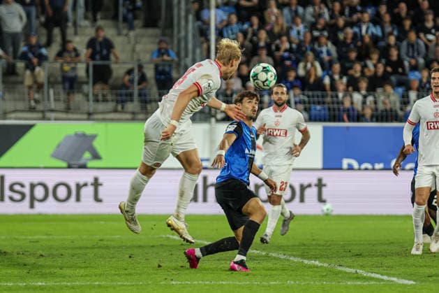 Masca (SV Waldhof Mannheim), No. 11, shields the ball during the SV Waldhof Mannheim vs. Rot-Weiss Essen game on September 16, 2026, at the Carl Benz Stadium in Mannheim. Photo by Alfio Marino Copyright: