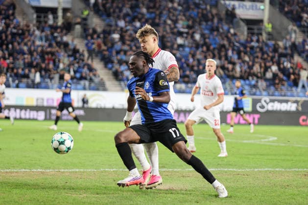 Darnell Kumo, SV Waldhof Mannheim, No. 17 with the ball; SV Waldhof Mannheim vs. Rot Weiss Essen on September 26, 2016, in Mannheim, Carl Benz Stadium. Photo by Alfio Marino Copyright: