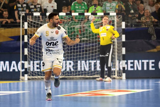 September 16, 2026, GER Germany, Handball, EHF Champions League, September 16, 2026, 2026–2027 season, Berlin, Füchse Berlin vs. Veszprém HC, Lasse Ludwig, Füchse Berlin 1, 7m by Hugo Descat, Veszprém 9, nordphoto GmbH, Engler Berlin, Max Schmeling Hall, Berlin, Germany Copyright: xNordphotox xEnglerx
