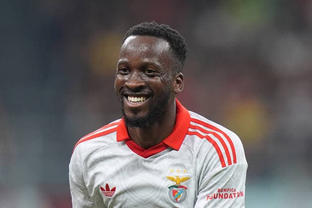 Benfica s Dode Lukebakio celebrates after scoring 0-1 during the Europa League soccer match between Ac Milan and Benfica at San Siro Stadium in Milan , Italy - September 16 , 2026. - Soccer  Copyright: xSpada LaPressex