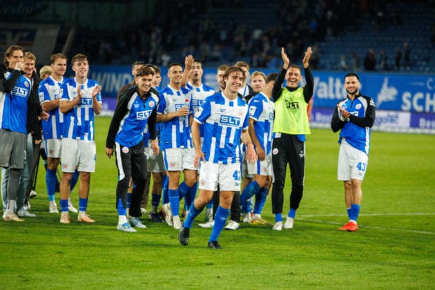 After the game, Benno Dietze of Rostock is celebrated while wearing the yellow jersey; Franz Pfanne, Rostock, GER; FC Hansa Rostock vs. VfB Stuttgart II; soccer; men s; 3rd Division; Matchday 06; 2026–2027 season; September 16, 2026, Rostock Ostseestadion, Mecklenburg-Western Pomerania, Germany