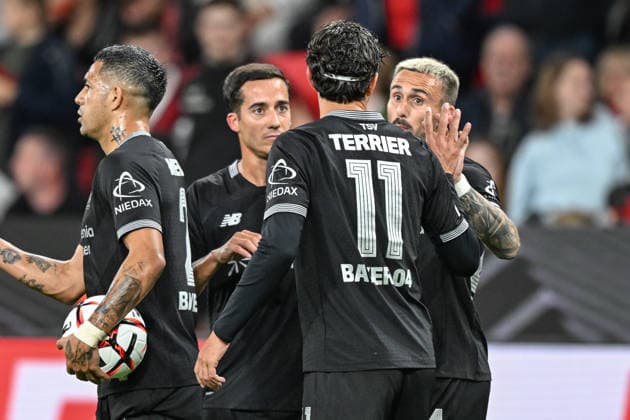 Aleix Garcia of Leverkusen (24) celebrates with his teammates after scoring the 1-0 goal on September 16, 2026 ¢ Soccer ¢ Europa League ¢ Bayer 04 Leverkusen vs. NK Celje, BayArena, Leverkusen, North Rhine-Westphalia, Germany Copyright: xpepphotox xHorstxMauelshagenx pep00321, pep_20260916_hm