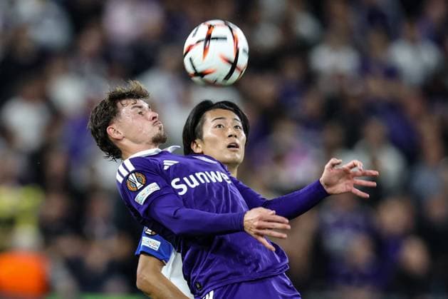 Anderlecht s Lukas Ambros and Lyon s Keito Nakamura fight for the ball during a soccer game between Belgian RSC Anderlecht and French Olympique Lyonnais, Wednesday 16 September 2026 in Brussels, on the first day (out of 8) of the league phase of the UEFA Europa League tournament. BRUNOxFAHY  x186658231x
