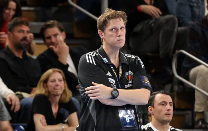 Coach Nicolej Krickau, dissatisfied; facial expressions; upper body movements; handball; Champions League; Men s Division 2; Matchday 2; 2026–2027 season; September 16, 2026; Füchse Berlin vs. One Veszprem HC at the Max Schmeling Halle