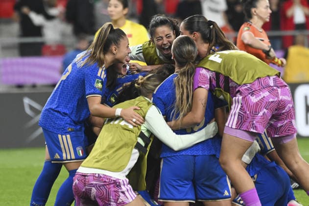 Sport Bilder des Tages #2 IPA88607373 - The Italian team celebrated after winning the penalty shootout and advancing to the next round of the FIFA U-20 Women s World Cup Round of 16 match between Italy and China PR, held in Sosnowiec, Poland, on September 16, 2026  Copyright: xMichalxDubiel IPAxSportx xx IPA88607373