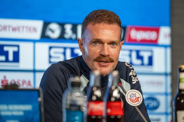 Rostock, Germany September 16, 2026 3rd League 2026–2027 Match 6 FC Hansa Rostock vs. VfB Stuttgart II Pictured: Interim Coach Yannic Thiel of Hansa Rostock at the postgame press conference DFB and DFL regulations prohibit any use of photographs as image sequences and or quasi-video Copyright: xFotostandx xVoelkerx